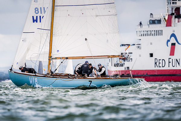 cowesweek-guide